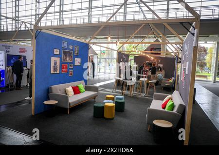 Hannover Messe Industrie 2024 DEU, Deutschland, Niedersachsen, Hannover, 22.04.2024: Startup Lounge. Innovationsgeist von Startups auf der HANNOVER MESSE *** Hannover Messe Industrie 2024 DEU, Deutschland, Niedersachsen, Hannover, 22 04 2024 Startup Lounge Innovationsgeist der Startups auf der HANNOVER MESSE Stockfoto