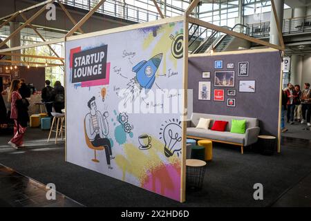 Hannover Messe Industrie 2024 DEU, Deutschland, Niedersachsen, Hannover, 22.04.2024: Startup Lounge. Innovationsgeist von Startups auf der HANNOVER MESSE *** Hannover Messe Industrie 2024 DEU, Deutschland, Niedersachsen, Hannover, 22 04 2024 Startup Lounge Innovationsgeist der Startups auf der HANNOVER MESSE Stockfoto