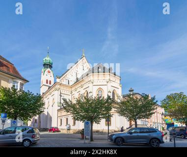 Platz Ludwigsplatz, Kirche St. Nikolaus Rosenheim Oberbayern, Chiemsee Alpenland, Bayern, Bayern Deutschland Stockfoto