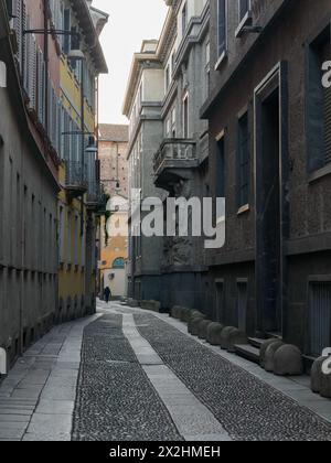 Historische Gebäude entlang der Via del Carmine in Mailand, Lombardei, Italien Stockfoto
