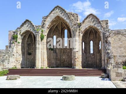 Ruinen der Panagia tou Bourgou (Kirche der Jungfrau von Burgh) im ehemaligen jüdischen Viertel, 14. Jahrhundert, Altstadt, Rhodos-Stadt, Griechenland Stockfoto