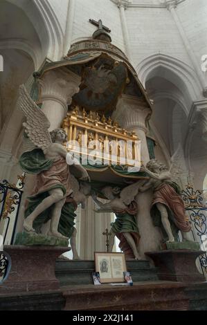 Altar aus dem 18. Jahrhundert im ehemaligen Zisterzienserkloster von Pontigny, Pontigny Abbey wurde 1114 in Pontigny, Bourgogne, Frankreich gegründet Stockfoto