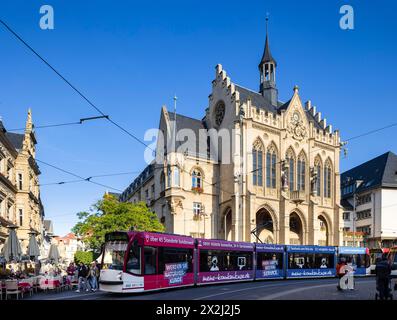 Das Rathaus stammt aus dem Jahr 1875 und wurde im neogotischen Stil erbaut. Die Architekten des Rathauses waren Theodor Sommer und August Thiede. Am Stockfoto