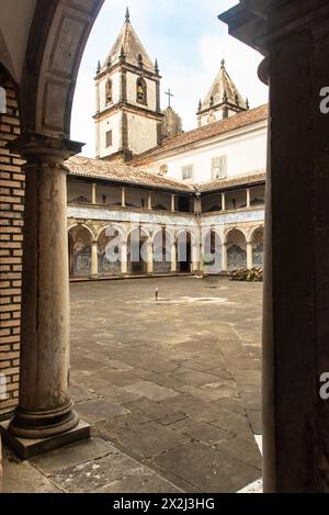 Salvador, Bahia, Brasilien - 08. Juni 2019: Innenansicht des Klosters Sao Francisco in Pelourinho, historisches Zentrum der Stadt Salvador, Bahia. Stockfoto