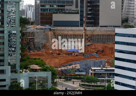 Salvador, Bahia, Brasilien - 20. April 2024: Eine Baustelle im Stadtteil Stiep in Salvador, Bahia. Stockfoto