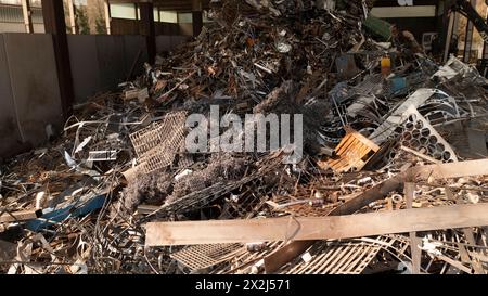 Schrott, Abfälle aus Industrie und Haushalt, vorwiegend Eisenmetalle. Stockfoto