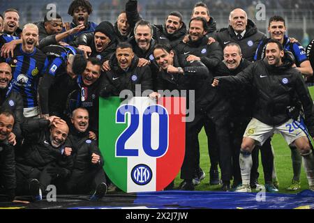 Mailand, Italien. April 2024. Der FC Internazionale feiert den 20. Italienischen Meisterschaftssieg am Ende des Fußballspiels der Serie A zwischen dem AC Milan und dem FC Internazionale im San Sirostadion in Mailand (Italien) am 22. April 2023. Quelle: Insidefoto di andrea staccioli/Alamy Live News Stockfoto