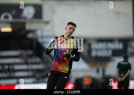 Faro, Portugal. April 2024. Liga Portugal Betclic - Spieltag 30SC Farense vs SL Benfica Trainingsanzug. A. Trubin Credit: Atlantico Press/Alamy Live News Stockfoto