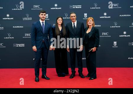 Madrid. Spanien. 20240422, Miguel Indurain, Marisa Lopez de Goicoechea nimmt an den Laureus World Sports Awards Madrid 2024 Teil - Roter Teppich im Palacio de Cibeles am 22. April 2024 in Madrid, Spanien Credit: MPG/Alamy Live News Stockfoto