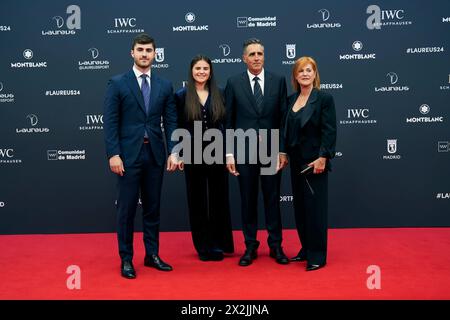Madrid. Spanien. 20240422, Miguel Indurain, Marisa Lopez de Goicoechea nimmt an den Laureus World Sports Awards Madrid 2024 Teil - Roter Teppich im Palacio de Cibeles am 22. April 2024 in Madrid, Spanien Credit: MPG/Alamy Live News Stockfoto