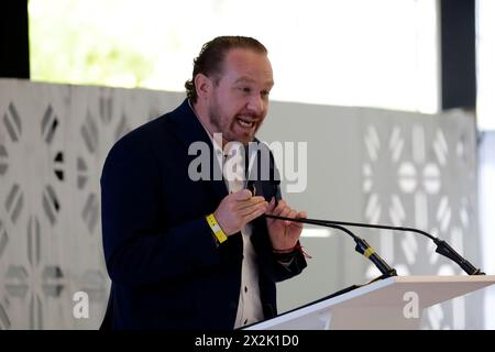 Mexiko-Stadt, Mexiko. April 2024. Santiago Taboada, der Kandidat für den Regierungschef von Mexiko-Stadt der Koalition Va por la Ciudad de México, spricht während der Unterzeichnung des Pakts für die frühkindliche Kindheit im Papalote-Museum. Am 22. April 2024 in Mexiko-Stadt. (Foto: Luis Barron/Eyepix Group/SIPA USA) Credit: SIPA USA/Alamy Live News Stockfoto