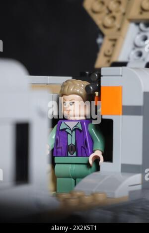 LEGO Star Wars Prinzessin Leia Minifigur, die in einem Kampfflugzeug läuft Stockfoto