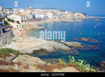 Übersicht. Calella de Palafrugell, Gerona Provinz, Katalonien, Spanien. Stockfoto