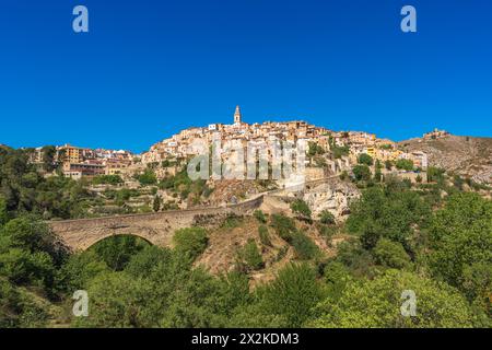 Malerischer Blick auf Bocairent, eine wunderschöne und malerische Stadt in der valencianischen Gemeinschaft, Spanien Stockfoto