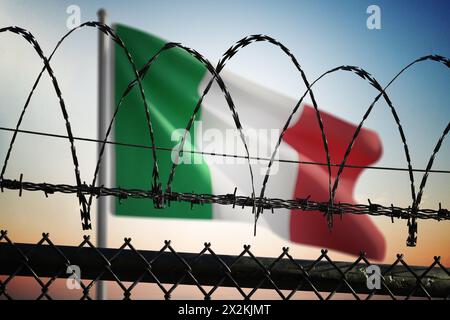Italienische Flagge hinter Stacheldrahtzaun. Illegale Einwanderung und Sicherheit in Italien. 3D-gerenderte Abbildung. Stockfoto