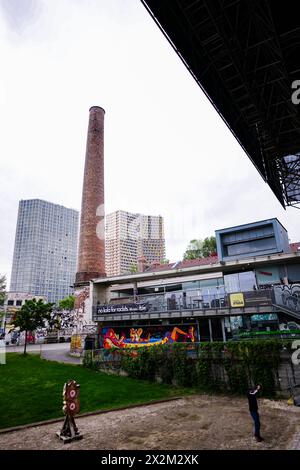 Die Arena in Wien ist ein Veranstaltungsort in der Wiener Landstraße, der sich als alternatives Kulturzentrum vor allem für Jugendkultur, Konzerte verschiedener Genres und andere musikalische Veranstaltungen versteht. Im Sommer auch Open-Air-Kino. Aufgenommen in Wien, Österreich am 22. April 2024. - 20240422 PD3836 Credit: APA-PictureDesk/Alamy Live News Stockfoto