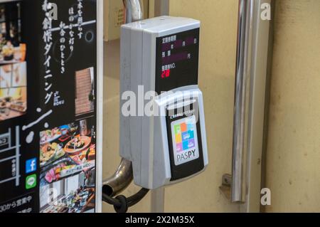 Check-in Maschine in Einer Straßenbahn in Hiroshima Japan 27-8-2016 Stockfoto