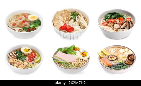 Schüsseln mit köstlichen Ramen mit verschiedenen Zutaten isoliert auf weiß, Set. Nudelsuppe Stockfoto