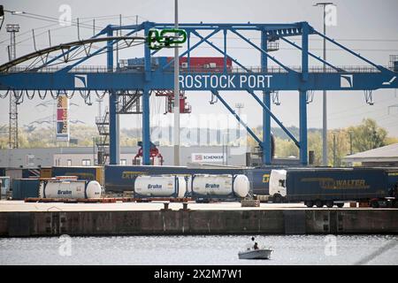 Der Umschlaghafen in Rostock. Rostock *** der Umschlagshafen Rostock Urheberrecht: FrankxHormannx/xnordlicht Stockfoto