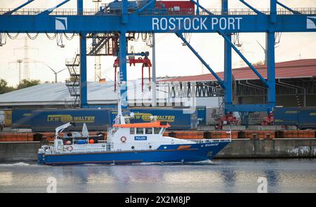 Der Umschlaghafen in Rostock. Rostock *** der Umschlagshafen Rostock Urheberrecht: FrankxHormannx/xnordlicht Stockfoto