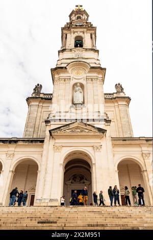 Das Dorf Fátima im Zentrum Portugals ist ein bedeutender katholischer Wallfahrtsort. Das Santuário de Fátima, das angeblich auch Visionen und Wunder beherbergt Stockfoto