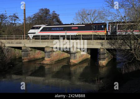 LNER, 91119 Bounds Green, White Livery Train, East Coast Main Line Railway, Grantham, Lincolnshire, England, Großbritannien Stockfoto