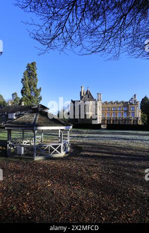 Frostiger Blick auf Orton Hall, Peterborough City, Cambridgeshire, England, Großbritannien Stockfoto