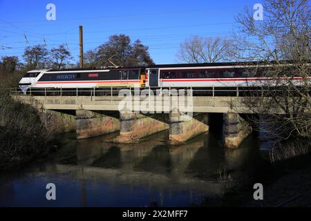 LNER, 91119 Bounds Green, White Livery Train, East Coast Main Line Railway, Grantham, Lincolnshire, England, Großbritannien Stockfoto