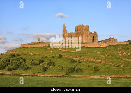 Geografie / Reise, Irland, County Tipperary, Cashel, Rock of Cashel, DÄMMERUNG, ADDITIONAL-RIGHTS-CLEARANCE-INFO-NOT-AVAILABLE Stockfoto