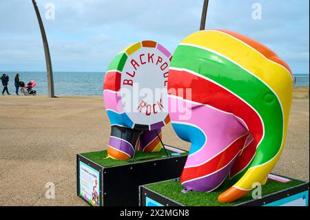 Elmer die Patchwork Elefanten Big Blackpool Parade zu Hilfe eines lokalen Kinderhospizes Stockfoto