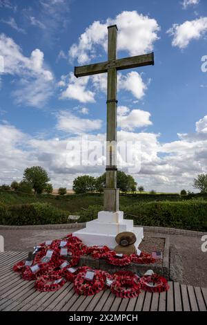 Gedenkkreuz am Lochnagar-Krater Stockfoto