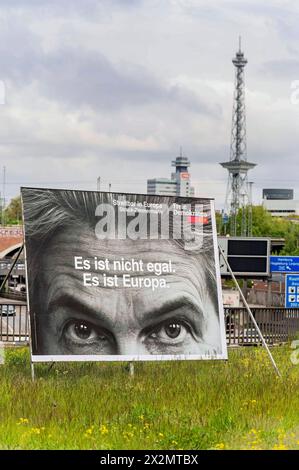 Ein Plakat der Partei FDP zur Europawahl. 6. bis 9. Juni 2024 wählen Sie die Bürgerinnen und Bürger der Europäischen Union EU zum zehnten Mal das Europäische Parlament. In Deutschland wird am Sonntag, 9. Juni 2024 gewählt. Berlin, 22.04.2024 *** Ein Poster der FDP-Partei für die Europawahlen vom 6. Bis 9. Juni 2024 wählen die Bürger der Europäischen Union zum zehnten Mal das Europaparlament in Deutschland, die Wahlen finden am Sonntag, 9. Juni 2024 statt Berlin, 22 04 2024 Foto:XS.xZeitzx/xFuturexImagex europawahl plakate 4408 Stockfoto