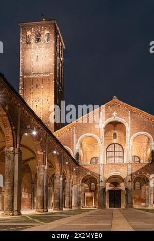 Die Basilika Sant'Ambrogio, eine der ältesten Kirchen in Mailand, Italien. Stockfoto