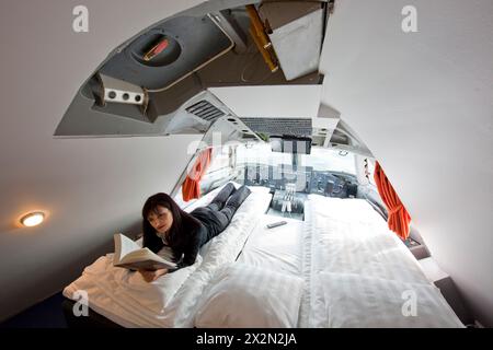 JUMBO-HOTEL IN EINER STILLGELEGTEN BOEING 747 IN STOCKHOLM Stockfoto