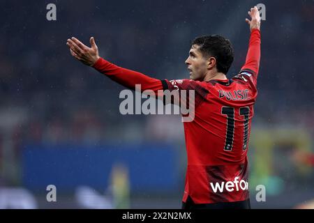 Mailand, Italien. April 2024. Christian Pulisic vom AC Milan Gesten während des Fußballspiels der Serie A zwischen dem AC Milan und dem FC Internazionale im Stadio Giuseppe Meazza am 22. April 2024 in Mailand. Quelle: Marco Canoniero/Alamy Live News Stockfoto