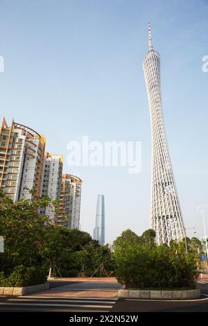 GUANGZHOU - 23. November: Guangzhou TV Tower , 23. November 2011, Guangzhou, China. Er ist 610 Meter hoch und ist der zweithöchste Fernsehturm der Welt A Stockfoto