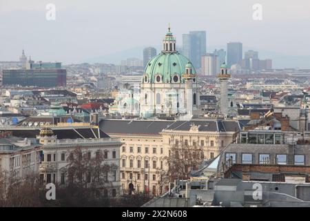 Blick auf Wien, St. Karlskirche, Wienerberg, Dächer, Österreich Stockfoto