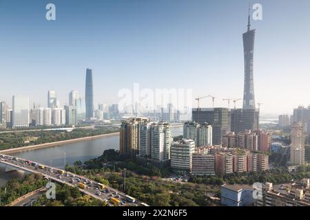 Panorama von Guangzhou tagsüber, Zhujiang Neustadt. Stockfoto