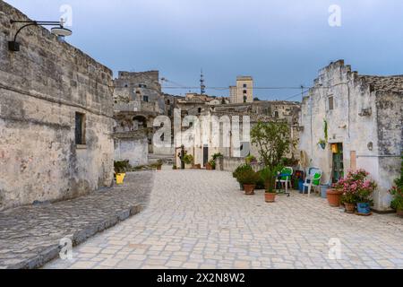 Blick auf ein hübsches Steinhaus der antiken Stadt Matera ' i sassi', UNESCO-Weltkulturerbe und europäische Kulturhauptstadt 2019. Stockfoto