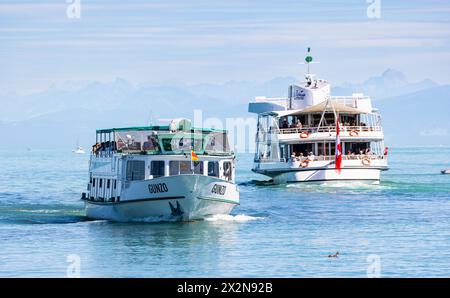 Vorne das Motorschiff Gunzo des Schiffsfahrtbetriebs Held, was in Richtung Rheineinmündung fährt. Dahinter die MS St. Gallen, welche aus dem Hafen Stockfoto