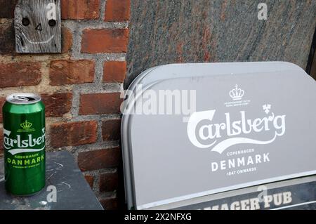 Kopenhagen/Dänemark/23. April 2024/ Dänemarks berühmte carlsberg-Bierdose und Worte in Kopenhagen. Photo.Francis Joseph Dean/Dean Bilder sind nicht für kommerzielle Zwecke bestimmt Stockfoto