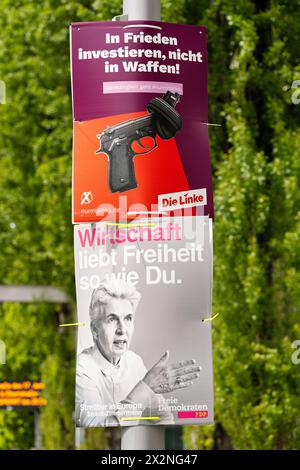 2024-04-23,Berlin,Europawahl,vom 6. bis 9. Juni 2024 wählen Sie die Bürgerinnen und Bürger der Europäischen Union EU zum zehnten Mal das Europäische Parlament. In Deutschland wird am Sonntag, 9. Juni 2024 gewählt.ein Plakat der Partei FDP mit Marie-Agnes Strack-Zimmermann sowie die Linke *** 2024 04 23,Berlin,Europawahlen,vom 6. Bis 9. Juni 2024 wählen die Bürger der Europäischen Union zum zehnten Mal das Europäische Parlament in Deutschland, Wahlen finden am Sonntag, 9. Juni, statt. 2024 Ein Poster der FDP mit Marie Agnes Strack Zimmermann und der Linkspartei Stockfoto