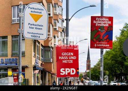 2024-04-23,Berlin,Europawahl,vom 6. bis 9. Juni 2024 wählen Sie die Bürgerinnen und Bürger der Europäischen Union EU zum zehnten Mal das Europäische Parlament. In Deutschland wird am Sonntag, 9. Juni 2024 gewählt.ein Plakat der Partei SPD und Mera25 *** 2024 04 23,Berlin,Europawahlen,vom 6. Bis 9. Juni 2024 wählen die Bürger der Europäischen Union zum zehnten Mal das Europäische Parlament in Deutschland, Wahlen finden am Sonntag, 9. Juni, statt. 2024 Ein Poster von SPD und Mera25 Stockfoto