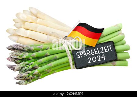 Deutsche Flagge und Label Spargel Saison 2024 isoliert auf weißem Hintergrund Stockfoto