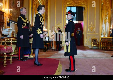 Generalleutnant Dame Sharon Nesmith wird von der Prinzessin Royal in Windsor Castle, Berkshire, zur Dame Commander des Order of the Bath ernannt. Bilddatum: Dienstag, 23. April 2024. Stockfoto