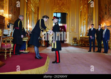 Generalleutnant Dame Sharon Nesmith wird von der Prinzessin Royal in Windsor Castle, Berkshire, zur Dame Commander des Order of the Bath ernannt. Bilddatum: Dienstag, 23. April 2024. Stockfoto