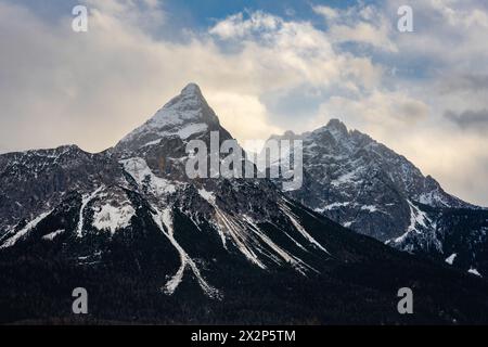 Zuspitze, Sonnenspitze, Eibsee, Garmisch, Leermoos, Berge, alpen, lechtal, Landschaft, Winter, Schnee, Tapete Stockfoto