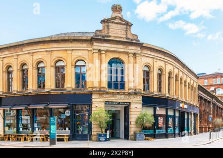 Merchant Square, Glasgow. Ursprünglich war der Käsemarkt in Glasgows Kaufmannsstadt, der heute mehrere Restaurants beherbergt und für Konzerte genutzt wird. Stockfoto