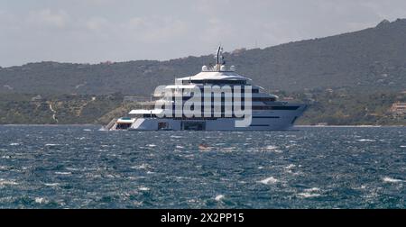 Yacht vor der Küste von Porto Cervo Stockfoto