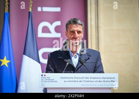 Paris, Frankreich. April 2024. Tony Estanguet, Präsident von Paris 2024 während des Empfangs der Flaggentour am Place Beauvau am 23. April 2024 in Paris, Frankreich. Foto: Tomas Stevens/ABACAPRESS.COM Credit: Abaca Press/Alamy Live News Stockfoto